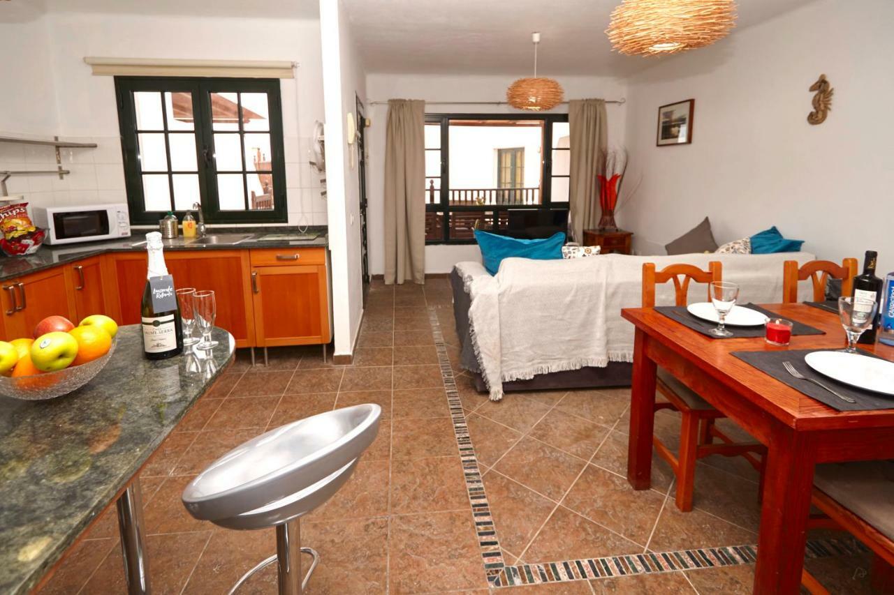 Casa Margarita - Shared Pool - Close To Seafront Promenade Punta Mujeres Exteriör bild